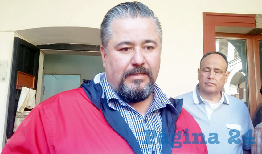 Jorge Carlos Ruiz presentó en el Congreso local una solicitud de juicio político contra Esteban Petersen, secretario de Administración del gobierno estatal, por las reiteradas corruptelas que la Contraloría Ciudadana Independiente ha encontrado en las compras avaladas por el funcionario/Foto: Francisco Tapia