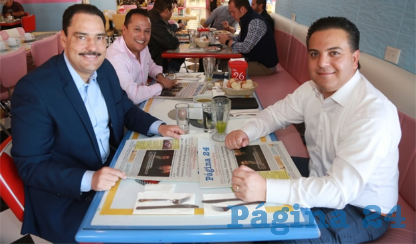 En el restaurante del Hotel Medrano desayunaron Antonio Martín del Campo, senador de la República; David Olivo Arrieta, coordinador de Asesores del Poder Legislativo del PAN ante el INE y Damián Zepeda Vidales, senador de la República
