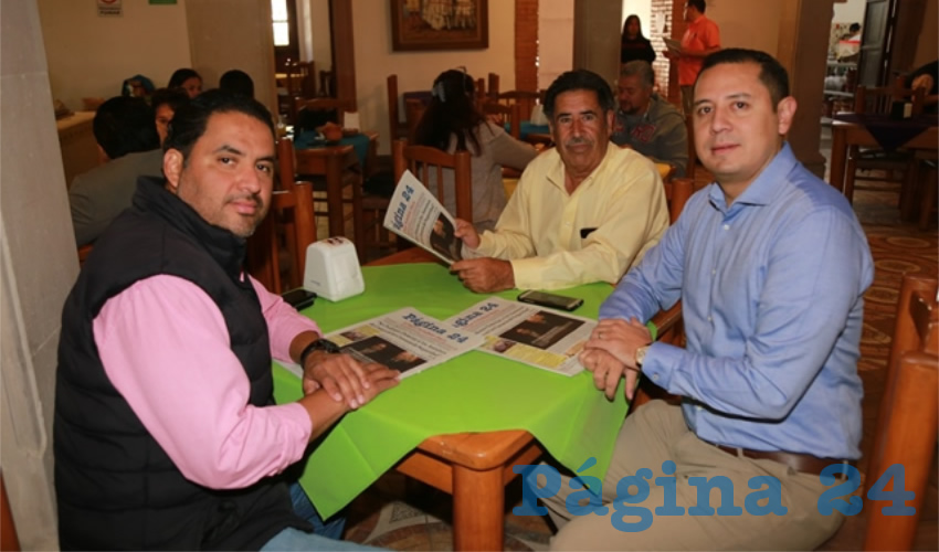 En La Mestiza almorzaron Emanuelle Sánchez Nájera, Daniel Vital Cruz, presidente del Comité Estatal del PRD; y Ángel Ávila Moreno, dirigente nacional del PRD