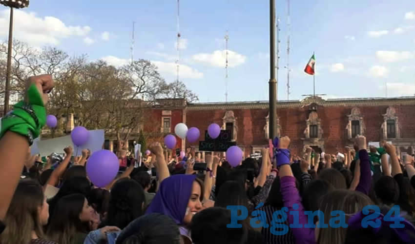 Mujeres de todas las edades acudieron a la marcha (Foto: Cortesía)