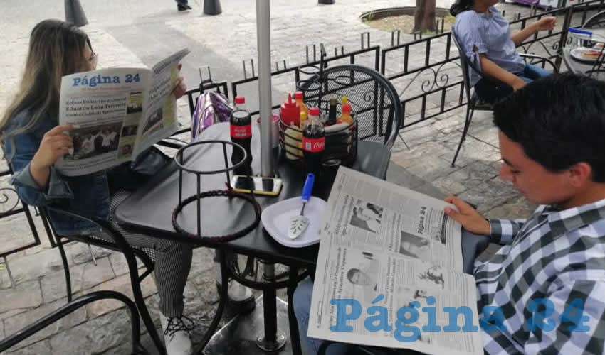 Karla y Sebasti&aacute;n Plasencia charlaron en Bx Burger