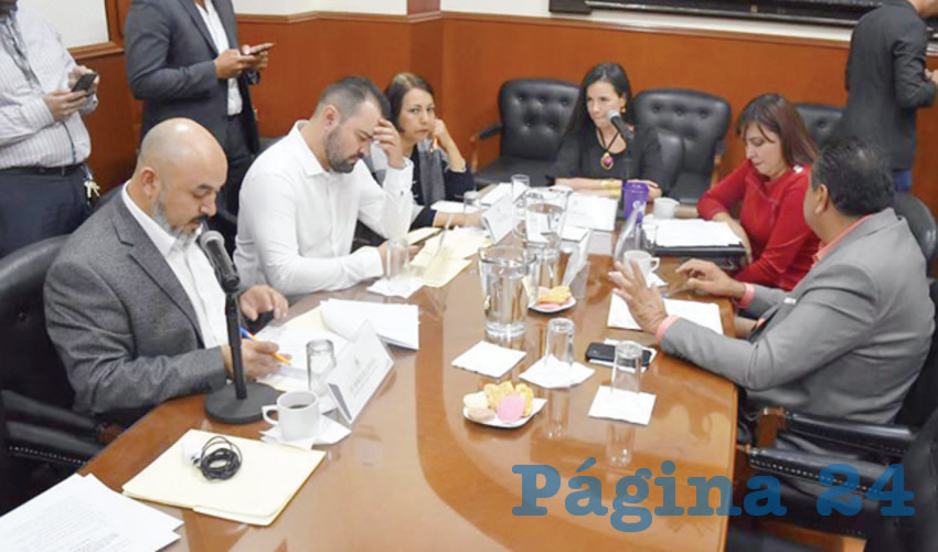 De acuerdo a la presidenta de la comisión legislativa, la diputada Mirza Flores Gómez, el monto por el que se les fincaron cargos fue de: 20.6 millones de pesos para El Salto; 186 mil pesos para Santa María del Oro; 2.1 millones para Tuxcueca; y 1.6 para el municipio de Tomatlán/Foto: Cortesía