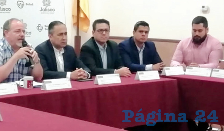 El secretario de Salud de Jalisco, Fernando Petersen Aranguren, detalló que las portadoras son dos mujeres de entre 50 y 64 años, quienes están aisladas en sus respectivos domicilios en Zapopan, y que estuvieron recientemente en Alemania y España/Foto: Twitter @ISSSTEJalisco1