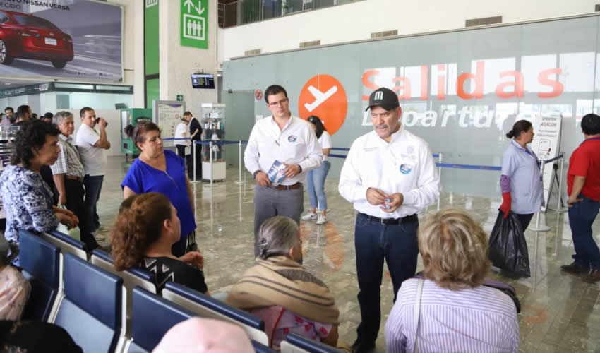 Martín Orozco Sandoval, supervisó el cerco sanitario instalado en el Aeropuerto Internacional de Aguascalientes