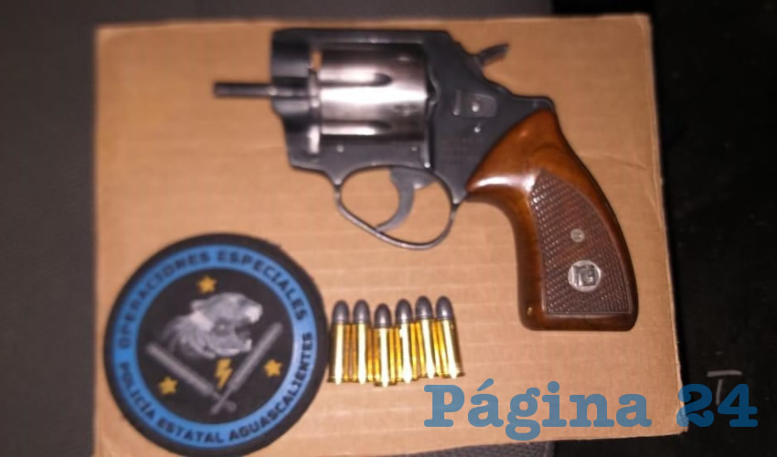 El arma que portaba el narcotraficante Carlos César “N” “N”, de 36 años de edad