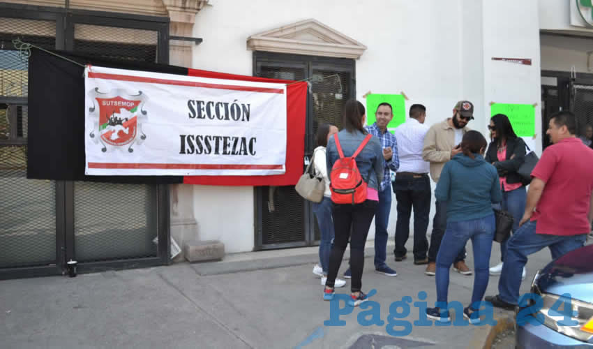 El conflicto permanece debido a que los paristas temen que las autoridades tomen medidas drásticas en las que contemplan el cierre de 10 farmacias y con esto, el despido de 200 trabajadores que operan en estos negocios (Foto Merari Martínez)