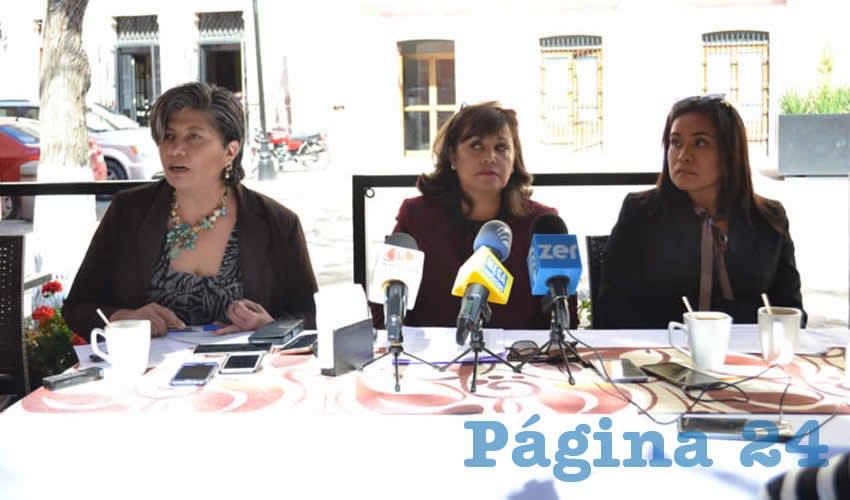 Un grupo de universitarias anunciaron que desde a mediados del año pasado crearon un grupo de acompañamiento a mujeres de la comunidad universitaria para hacer frente a casos de violencia que viven dentro de la máxima casa de estudios de la entidad (Foto Merari Martínez)