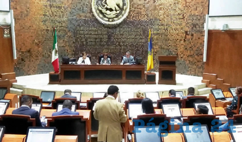 Sólo la bancada de Morena votó en contra de la decisión legislativa; asimismo, dos diputados de MC se abstuvieron, porque formaron parte de una de las administraciones bajo revisión/Foto: Francisco Tapia