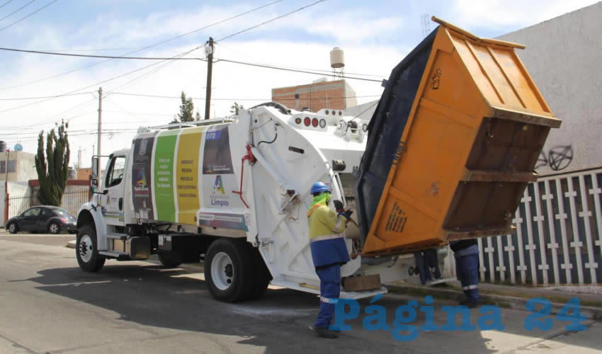 Es muy importante que la población acate la obligación de depositar la basura en bolsa biodegradable cerrada dentro del contenedor
