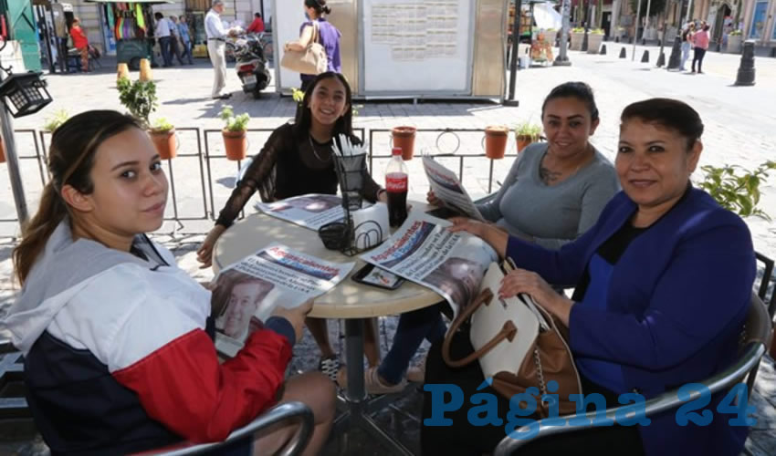 En Café Catedral departieron Nayeli Gutiérrez Martínez, Xóchitl Rivera Martínez, Alejandra Rivera Martínez y Socorro Rodríguez Acosta