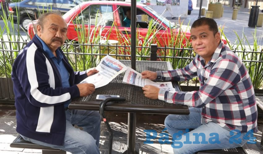 En el Oxxo de Madero e Hidalgo departieron Mario Álvarez Vélez y José Ruiz Hernández