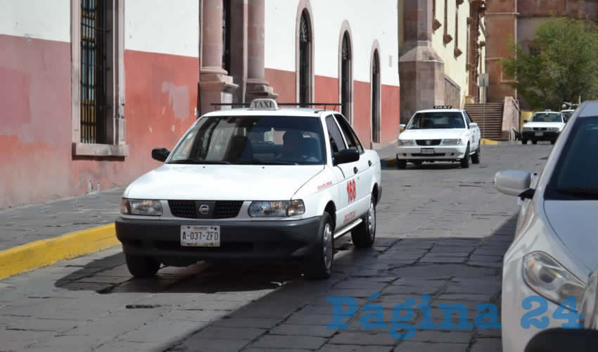 Pese a que se tiene confirmado un caso de Covid-19 en el estado, las autoridades aún no han puesto restricciones al transporte público urbano, el cual sigue operando normalmente y sin ningún filtro sanitario (Foto Rocío Castro)