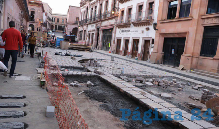 Ulises Mejía Haro informó que la obra presenta un avance superior al 75 por ciento