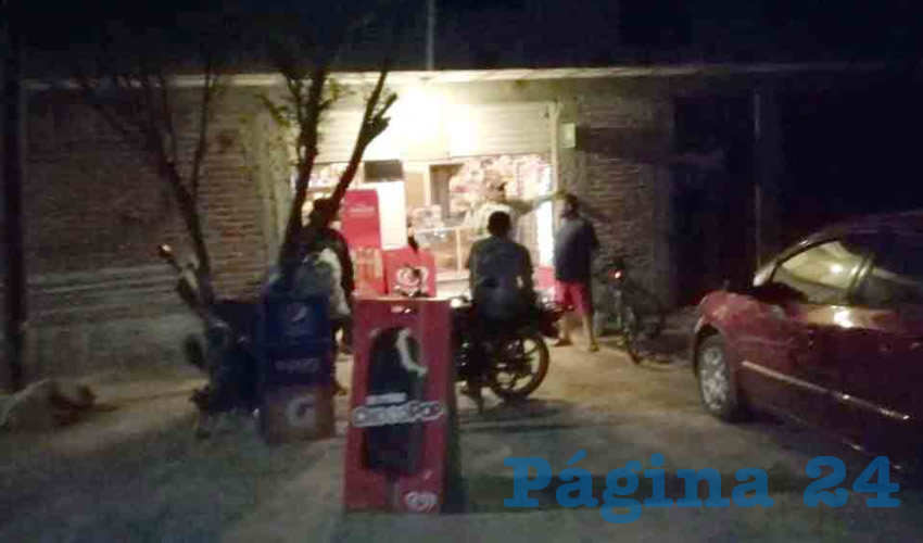 Abarrotes Durón, ubicada en avenida Guadalupe Nájera 832, en Calvillito, fue “visitada” por seis pistoleros, uno de los cuales fue arrestado