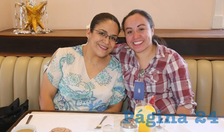 En Sanborns Francia desayunaron Alejandra Rosas y Samanta Montoya