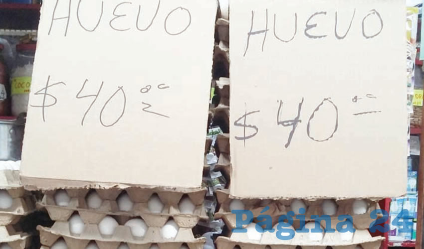 El típico “pásele, llévele” que se escucha en los mercados llega a pocos oídos, primero por el aislamiento social “sugerido” por el gobierno estatal, y luego por los carísimos precios que se manejan, todo por la crisis que ha generado el coronavirus/Fotos: Francisco Tapia