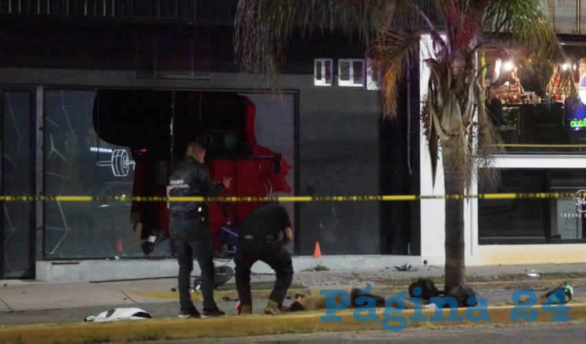 Iv&aacute;n Eduardo se estrell&oacute; contra un auto y muri&oacute; sobre el camell&oacute;n de bulevar Luis Donal Colosio, mientras que su destrozada jaca de acero termin&oacute; en el interior de un gimnasio