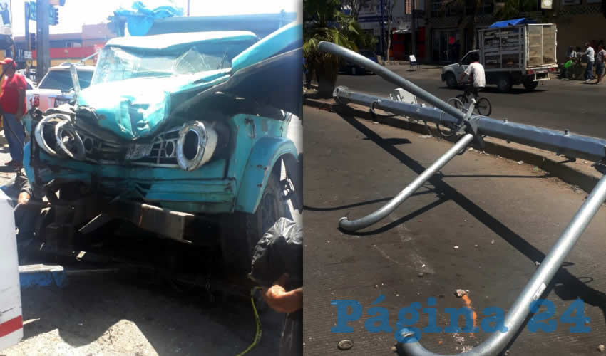 La unidad Dodge y el poste con las cámaras de seguridad