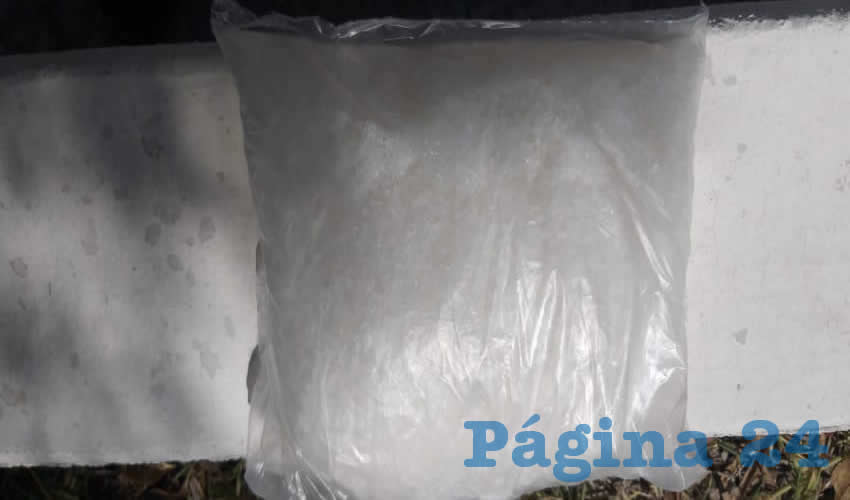 La droga fue encontrada en una de las cajas que bajaban los contrabandistas