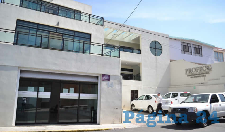 La inmensa mayoría de estos establecimientos ha bajado sus precios, debido a que en el caso de la gasolina regular, pasó de los 19.81 pesos por litro en promedio, a 16.13 pesos. (Foto Merari Martínez)
