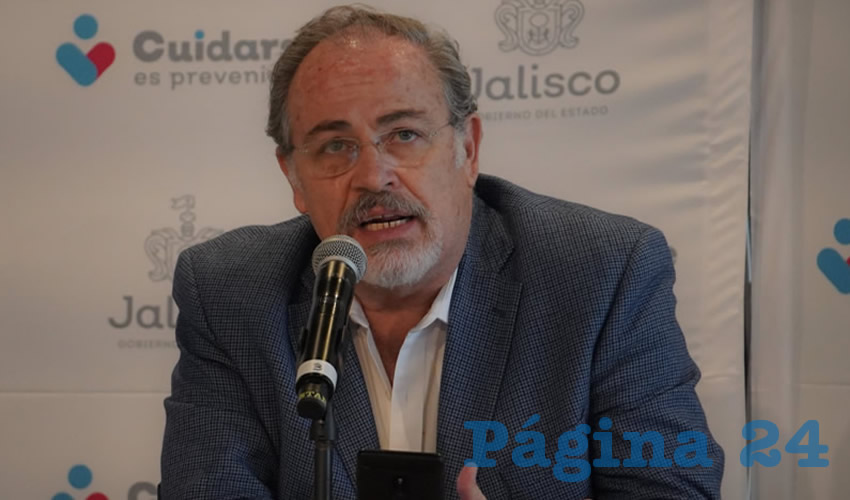 Fernando Petersen, secretario de Salud, indicó que el hombre que falleció en Puerto Vallarta, además de ser hipertenso, tenía como antecedente de riesgo el haber convivido con personas extranjeras en su centro de trabajo; al respecto, indicó que se tomaron las precauciones para, en caso de ser necesario, tomar pruebas al resto de los trabajadores