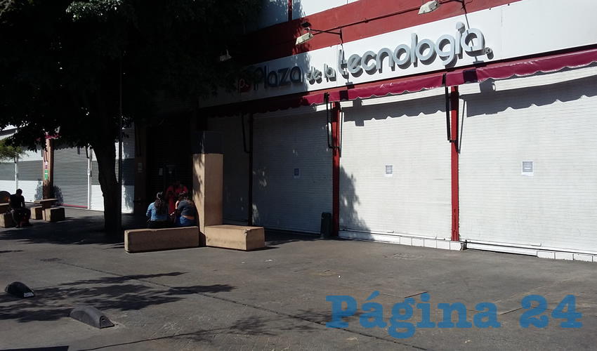 Los locatarios de la Plaza de la Tecnología esperan que Enrique Alfaro en realidad los apoye con la dotación de créditos como anunció/Fotos: Francisco Tapia