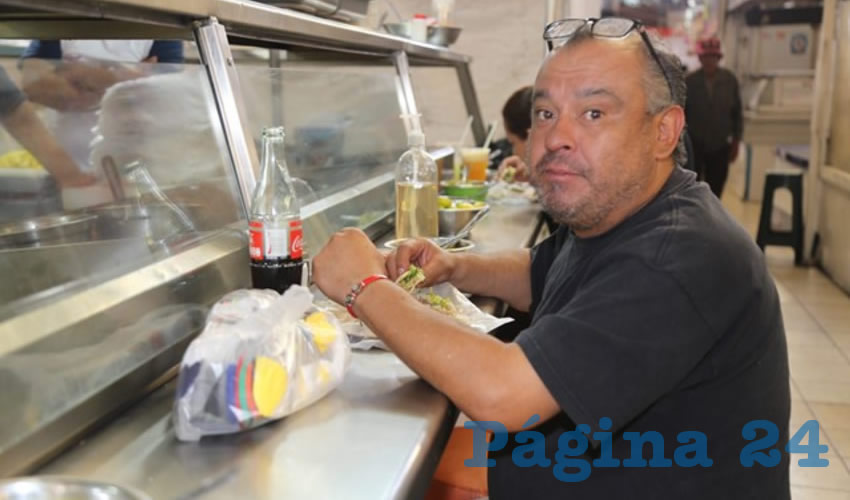 En Tacos Chavita desayunó José Luis Torres Méndez