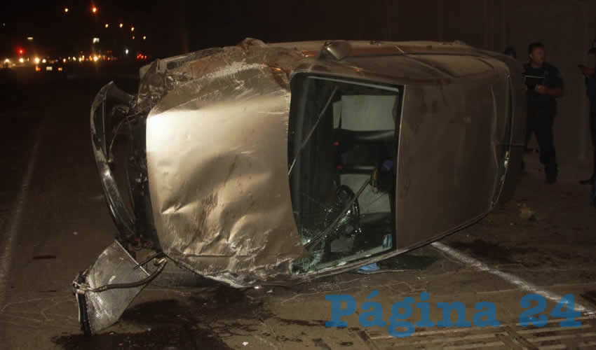 El autom&oacute;vil se volc&oacute; en avenida Siglo XXI, cerca del cruce con avenida H&eacute;roe de Nacozari