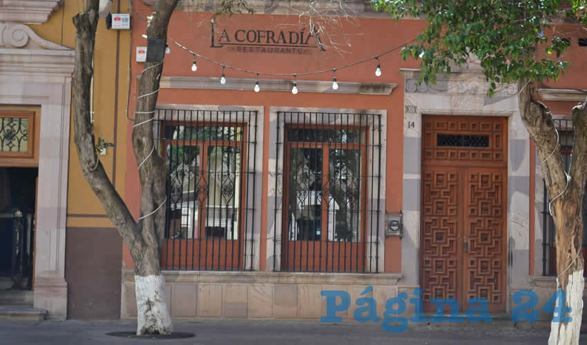 “Se desplomaron las ventas a partir del 17 de marzo, pasando el último puente vacacional se fueron a la baja, hasta en un 80 y 90 por ciento bajaron. Venden el 15 o 20 por ciento de lo normal. Esto es lo que llevó a cerrar algunos de los negocios, porque al final de cuentas se hace inoperable”, detalló (Foto Merari Martínez)