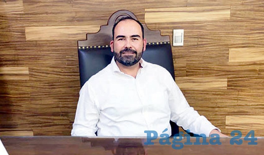 El presidente municipal tonalteca dijo que llamará a regidores y altos funcionarios de Tonalá a hacer lo propio para entregar mil pesos a artesanos y comerciantes que se han visto afectados por el aislamiento social decretado por el gobierno/Foto: Rafael Hernández Guízar