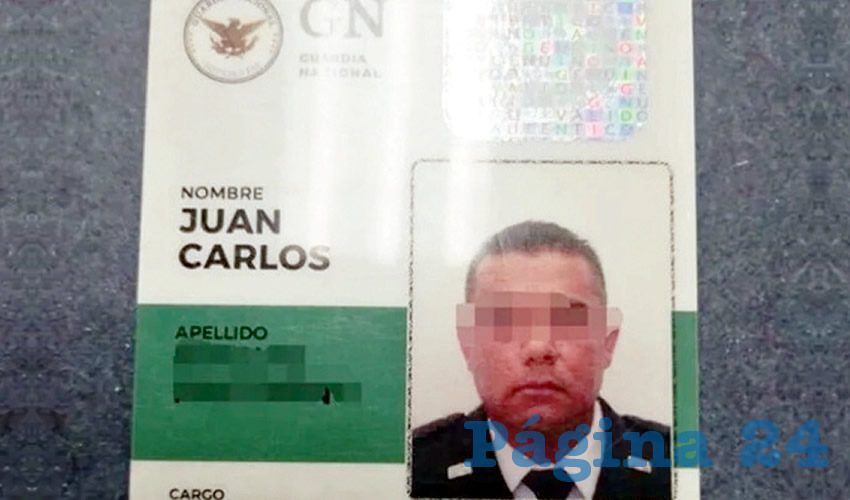 Juan Carlos “N” se las quiso dar por encima de la ley: cuando le pidieron que ingresara al puesto de control para una prueba de alcoholemia se resistió con su arma de cargo en mano e incluso trató de arrollar a las oficiales de la policía vial, esto en la carretera Guadalajara-Tepic, a la altura de la Venta del Astillero/Foto: Especial