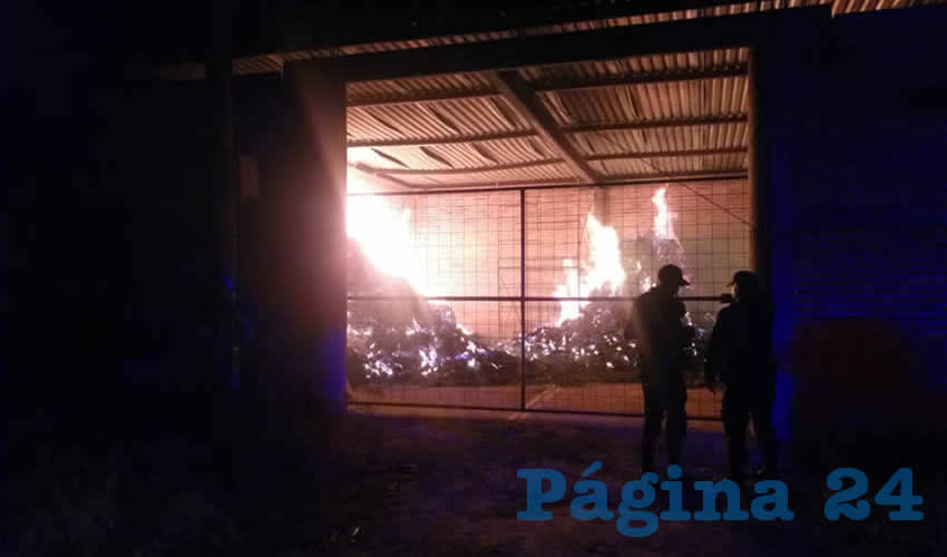 Una bodega de rastrojo y maíz ardió en llamas, en San José de Gracia