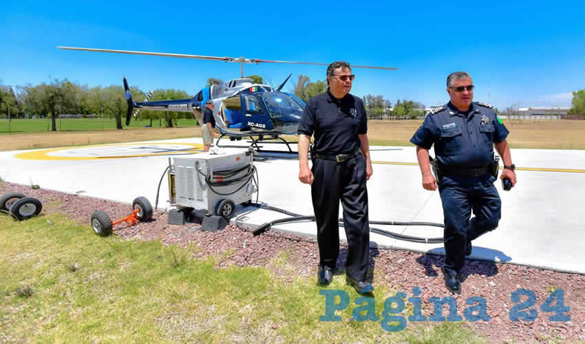 A bordo del helicóptero Halcón Uno, el comisario general, junto con elementos del Grupo de Operaciones Aéreas, llevan a cabo sobrevuelos de vigilancia