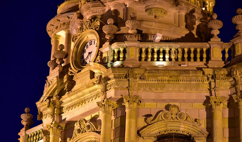 En el templo de San Antonio, como en los otros, se ha instalado iluminaci&oacute;n de tecnolog&iacute;a led, hal&oacute;geno y luz c&aacute;lida mediante vapor de sodio