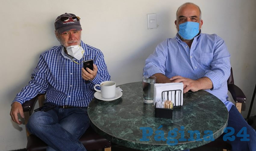 En Caf&eacute; San Antonio platicaron Jes&uacute;s Mart&iacute;nez y Gustavo Sandoval