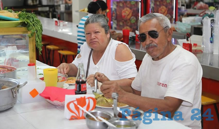 En Birria Don Chuy almorzaron Carmen Camacho y Efra&iacute;n Mart&iacute;nez 