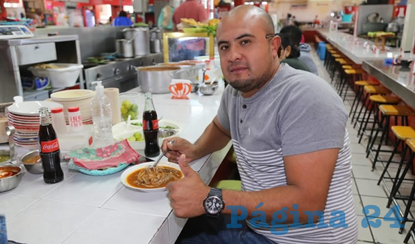 En Birria Don Chuy, en el mercado Morelos, desayunó Walter Rodríguez Saldívar