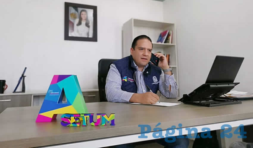 Los secretarios y directores de las diferentes áreas del Municipio estuvieron recibiendo llamadas y dando solución a las peticiones de la población
