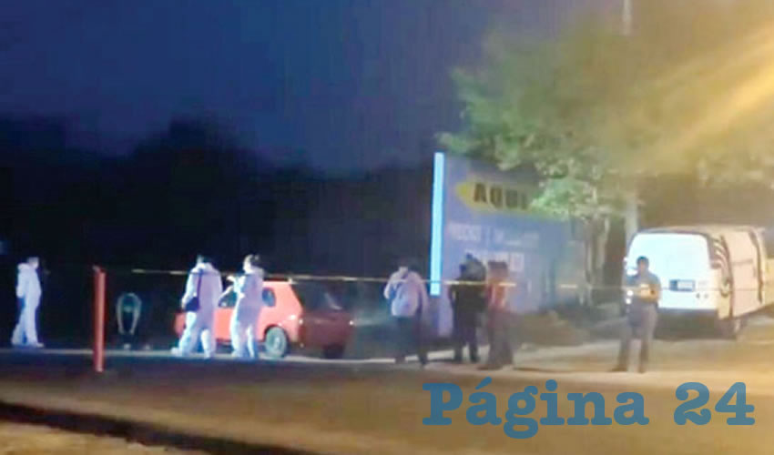 A los dos sujetos los mataron a tiros cuanod viajaban en un auto Caribe, sobre camino al Vado a su cruce con Paseo del Amanecer, en la colonia Puesta del Sol, en Tonalá/Fotos: Especial