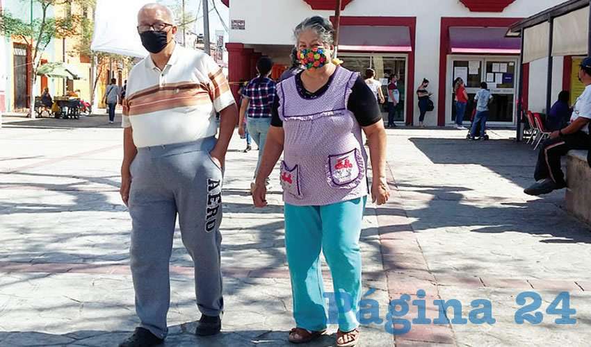 “En ese ánimo creemos que se va a llegar a la población que más lo necesita, pero también con el mensaje que lo utilice, no solamente que se lo ponga en el cuello, lo tire o lo guarde. Es muy importante, porque la gente en su mayoría no está acatando las medidas preventivas de sana distancia y de higiene, uso de cubrebocas, gel antibacterial, etcétera, y con eso evitar que siga la cadena de contagios”