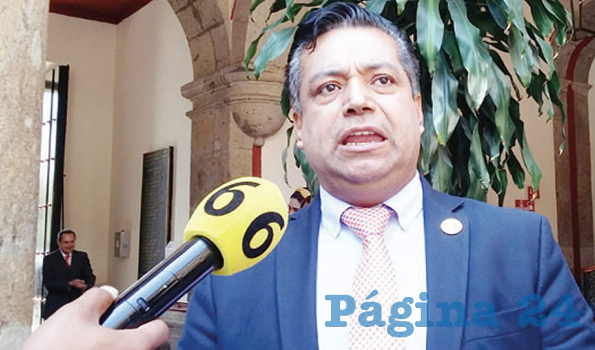 El diputado local llamó al Ejecutivo estatal a que considere aumentar el salario al gremio, por su entregada labor para combatir el coronavirus y en evitar su propagación/Foto: Francisco Tapia