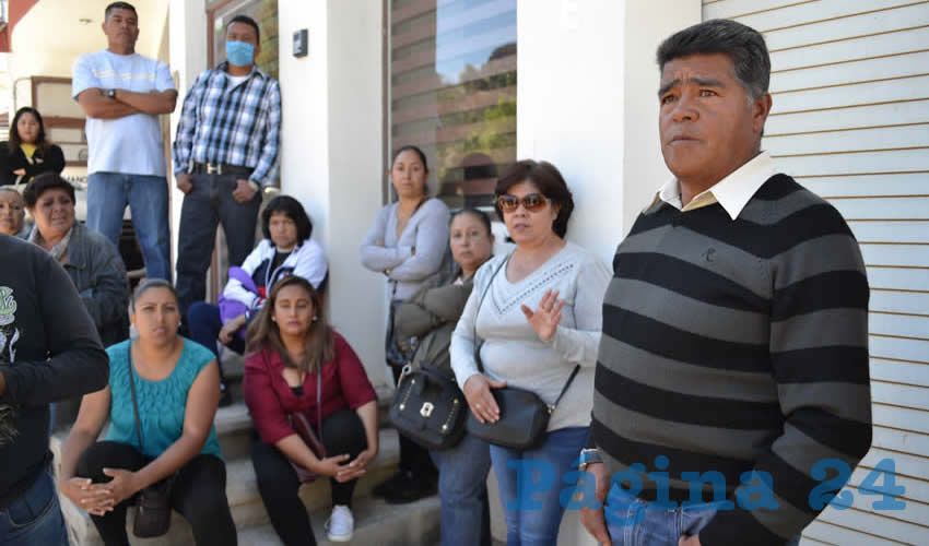 Trabajadores de la minera Santa Cruz de Vetagrande, se manifestaron en las oficinas de la empresa en la capital debido a que les adeudan cinco semanas de salario, sin que los ejecutivos les den una explicación (Merari Martínez)