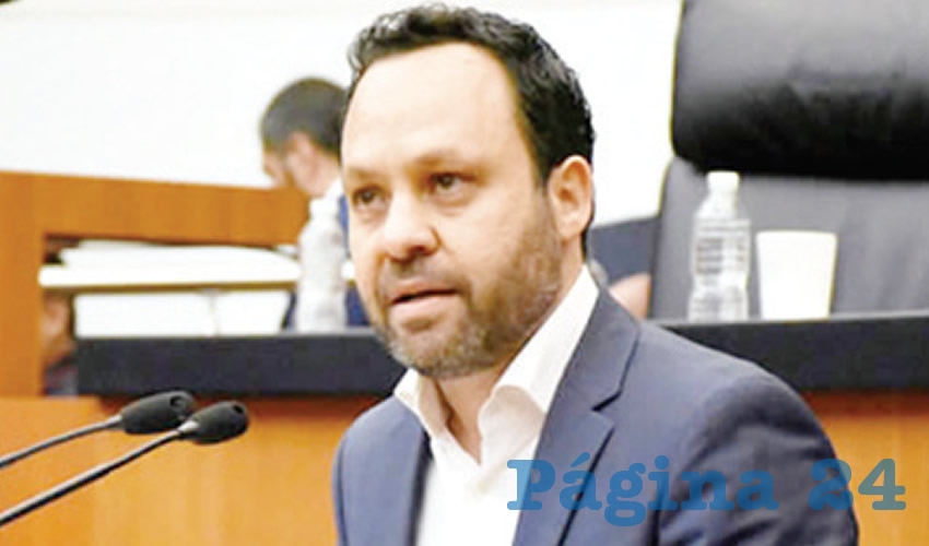 ”Se envió a doctores y enfermeros sin armas a una batalla que será larga y difícil. Las omisiones ponen en riesgo al propio personal médico. Esta situación, de no corregirse pronto, resultará insostenible y será de alto riesgo para enfrentar la fase 3 de la pandemia”, consideró Clemente Castañeda sobre la actuación del gobierno federal/Foto: Cortesía