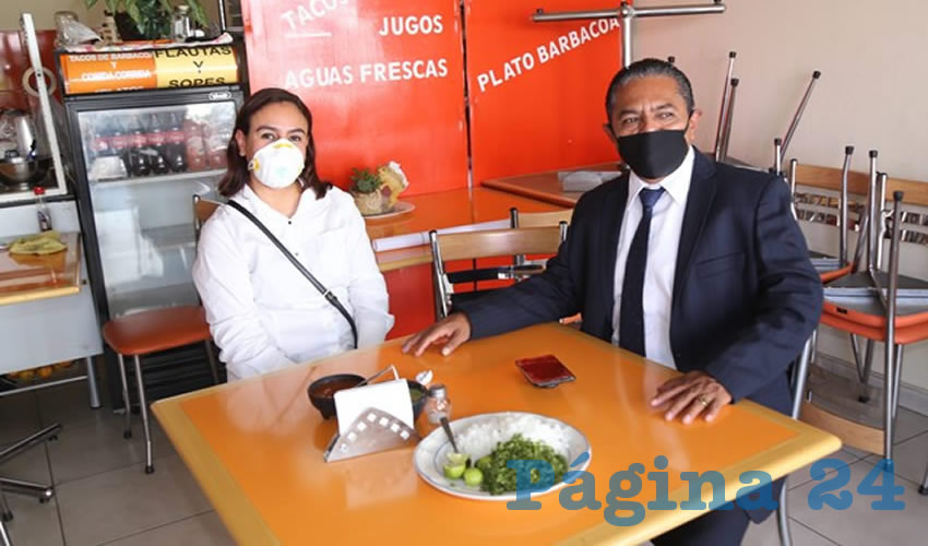 En El Rincón de la Barbacoa desayunaron Miriam Chávez de Luna y Rubén Rosales Andrade