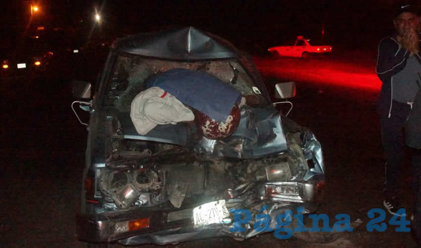 El cad&aacute;ver de Jes&uacute;s L&oacute;pez, de 72 a&ntilde;os de edad, qued&oacute; sobre el cofre de una camioneta Datsun