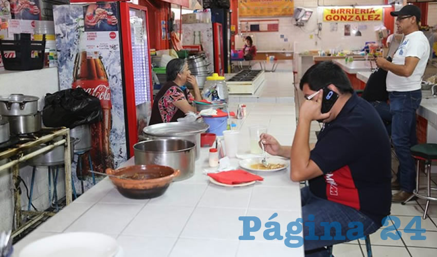 En Lonchería Juanita, en el mercado Morelos, venden desayunos para llevar a casa y disfrutar con la familia