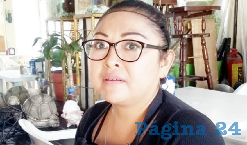 “Ahora ya no hay ni gente, a veces nomás los puros trabajadores de los lugares aquí cerca son los que vienen y compran de comer, pero ya después de las tres de la tarde se acabó la gente”, lamentó Antonia Plata, quien vende frutas y antojitos afuera de la Central Nueva
