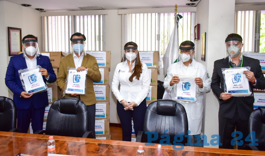 Se hizo un reconocimiento al trabajo que realizan los profesionales de la salud, hombres y mujeres, h&eacute;roes al servicio de la poblaci&oacute;n que dan la batalla al COVID-19