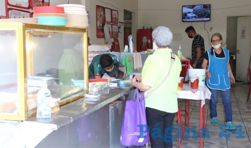 En carnitas El Jacalito pidiendo unas ricas carnitas para desayunar en casa