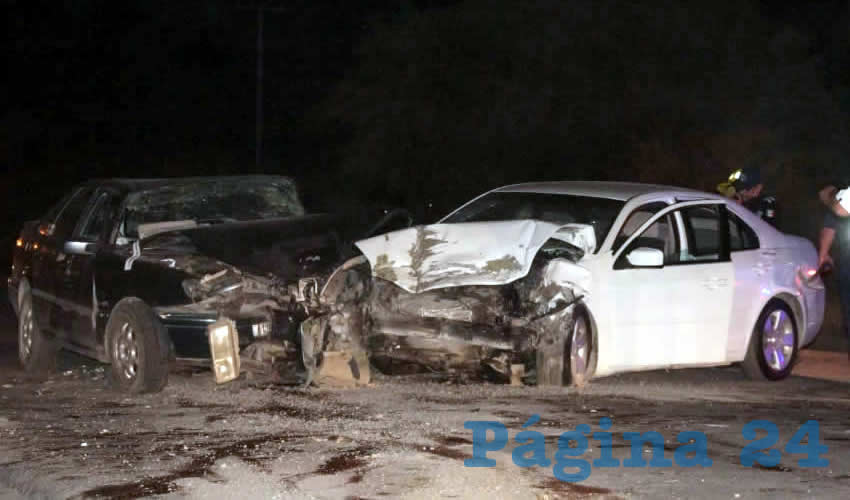 En bulevar Guadalupano se estamparon los autom&oacute;viles Ford Fusion y Volkswagen Passat, con saldo de seis personas heridas y p&eacute;rdidas materiales por 100 mil pesos